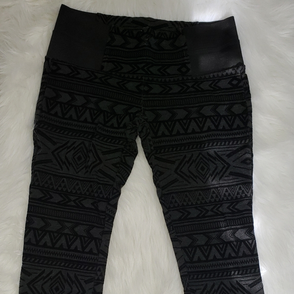 Black stretch pants, Size Large - Picture 1 of 1